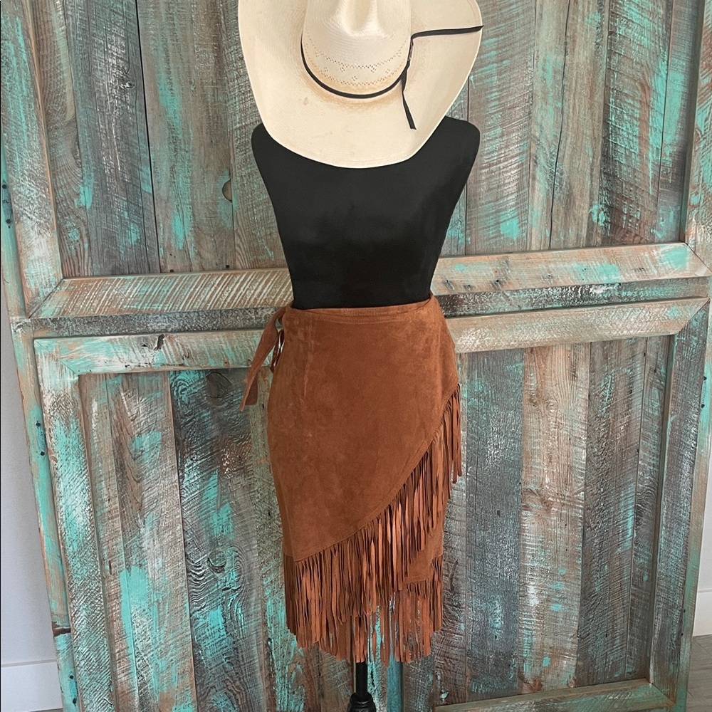 Vintage Suede Leather Fringe Skirt Size Medium ♥️💙